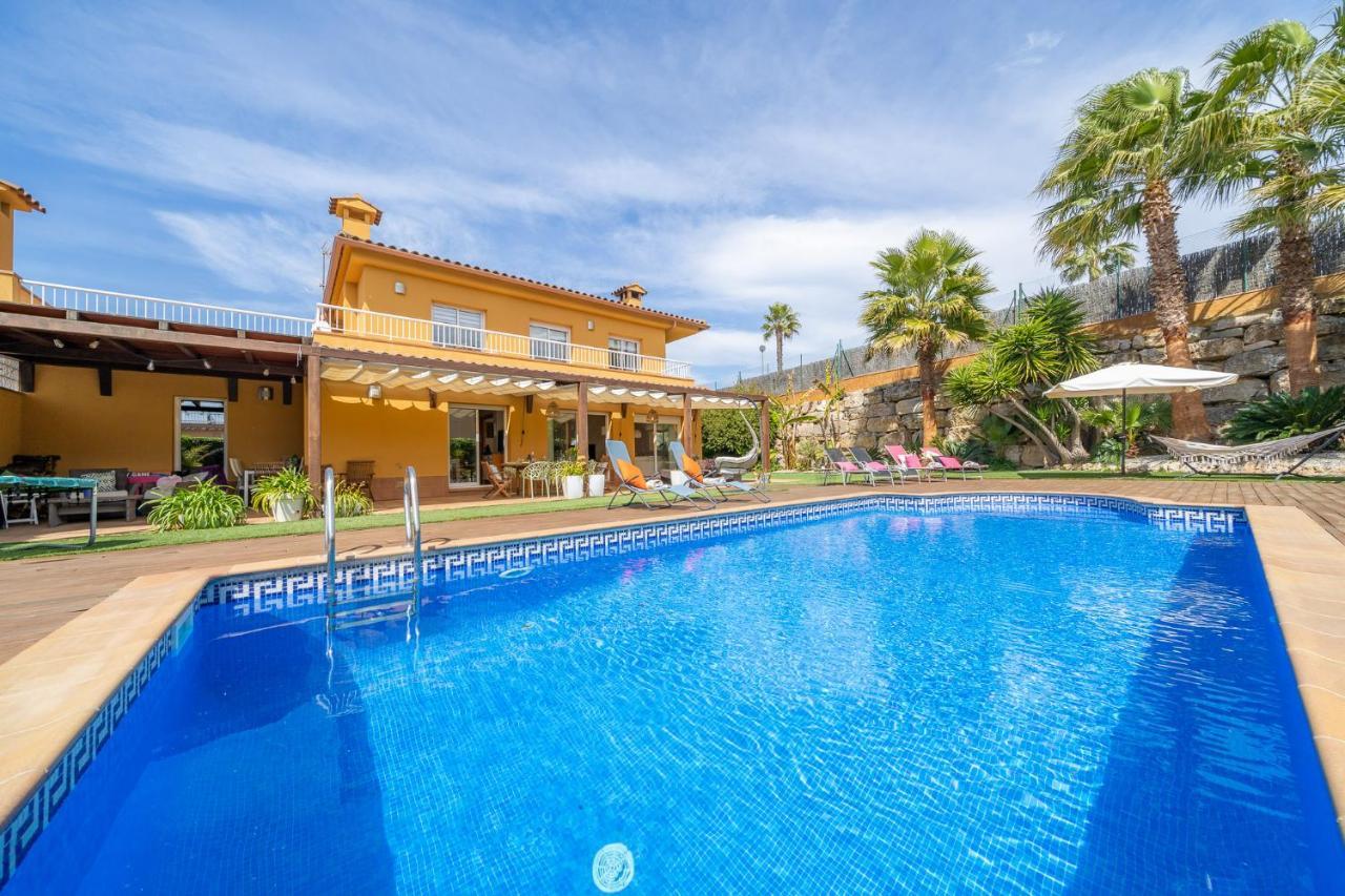 Beverly Hills Lux Air-con Villa